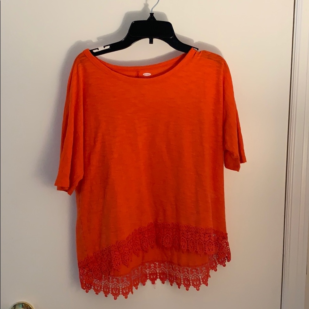 red/orange shirt